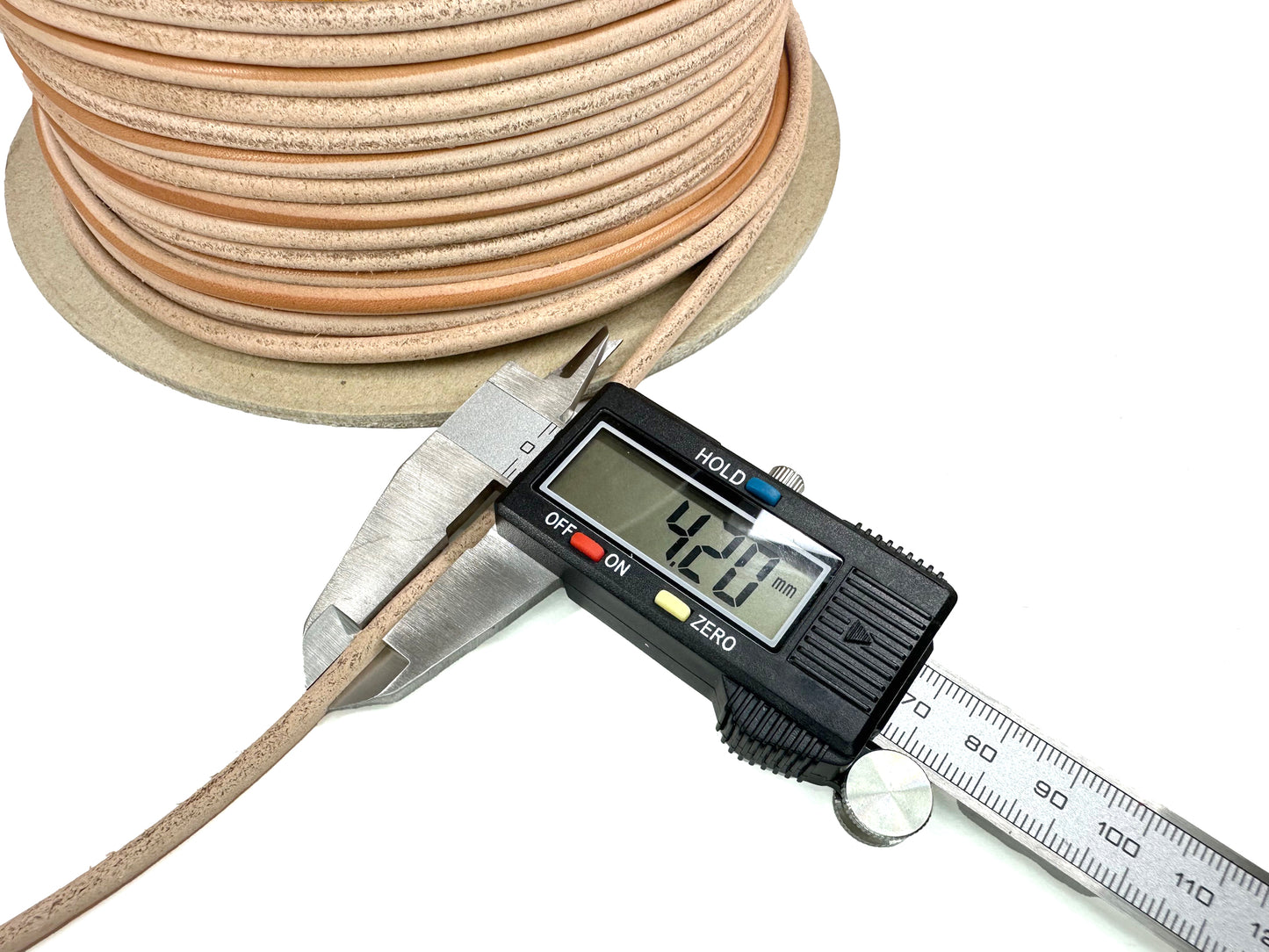 栃木レザー使用牛革ヌメ丸紐(染色可能) 1M単位で販売
