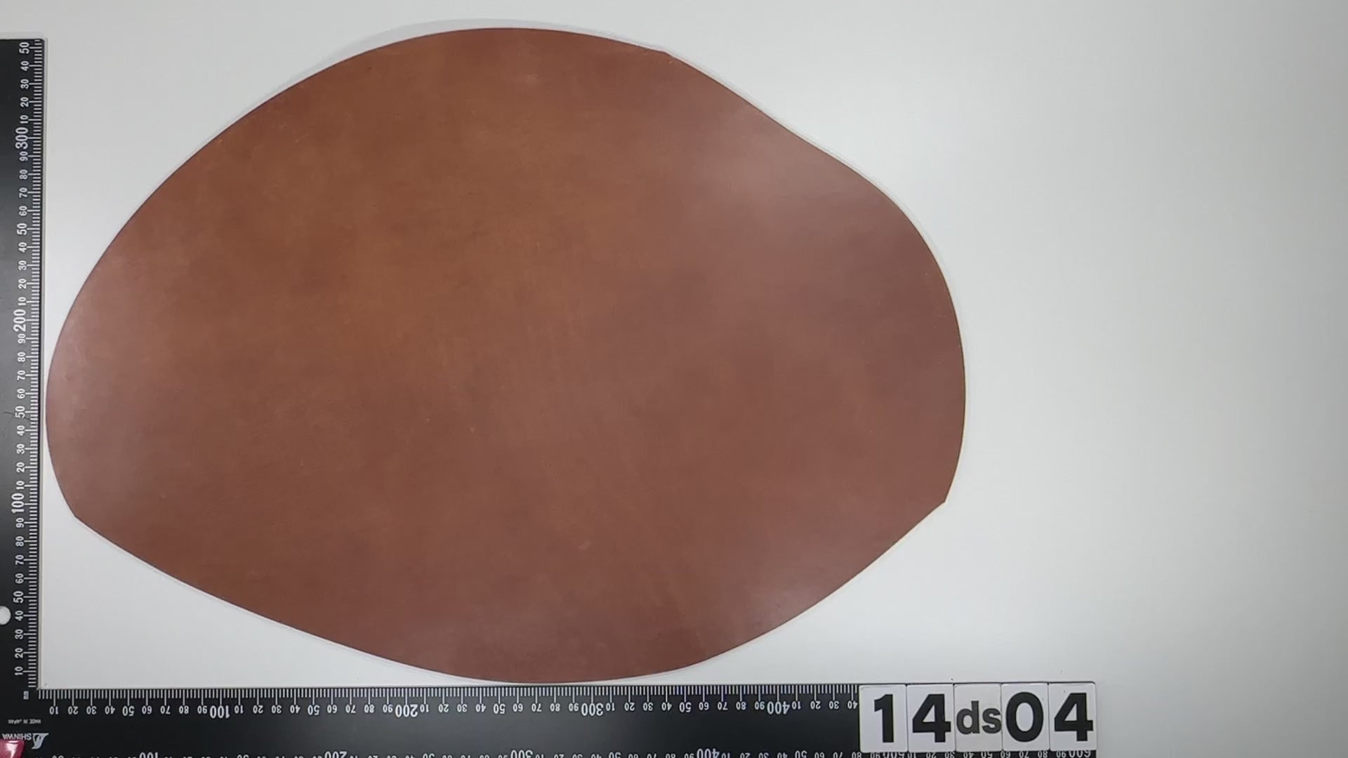 N121710■コードバン吟ヌメ革■ナチュラル■～1.8以下mm計180dm2■年末売切りサービス中！ 新喜皮革製 コードバン [水染キャメル]\u2010馬革\u2010[WC-4223]ヌメ革